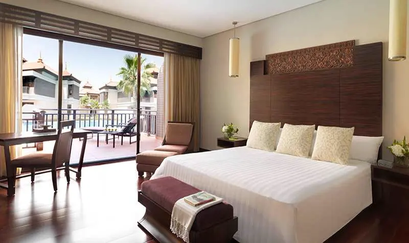 Premier Lagoon Access Room
