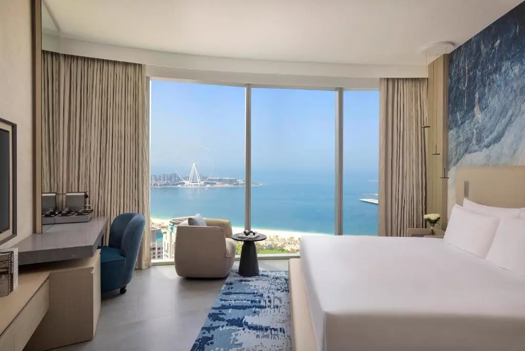 Premium High Floor Lounge Access