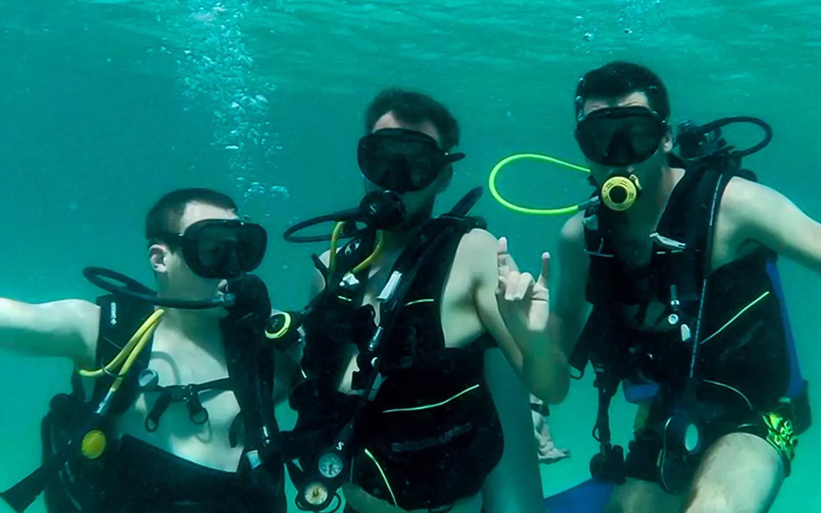 أول غوص لكم في دبي: Discover Scuba للمبتدئين دون خبرة سابقة