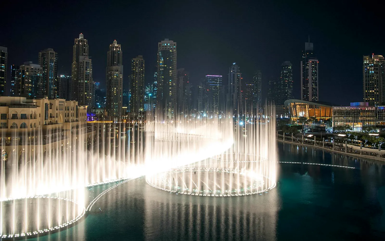 Dubai Fountain Boardwalk and Lake Ride — photo 4