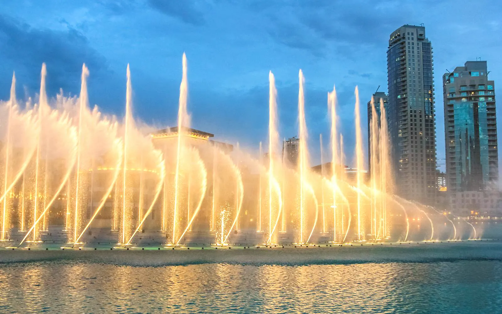 Dubai Fountain Boardwalk and Lake Ride — photo 5