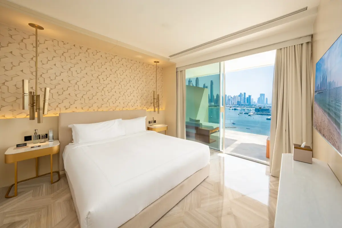 Luxe One Bedroom Suite | Sea View
