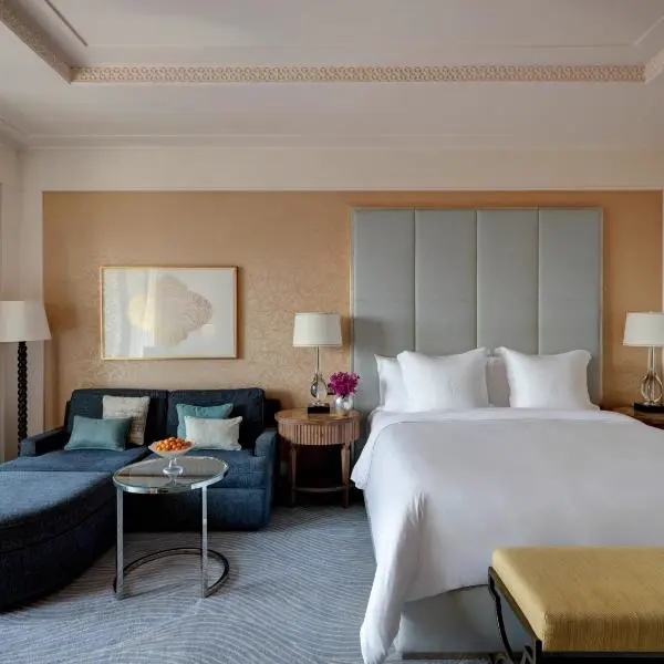 Premium Skyline Room