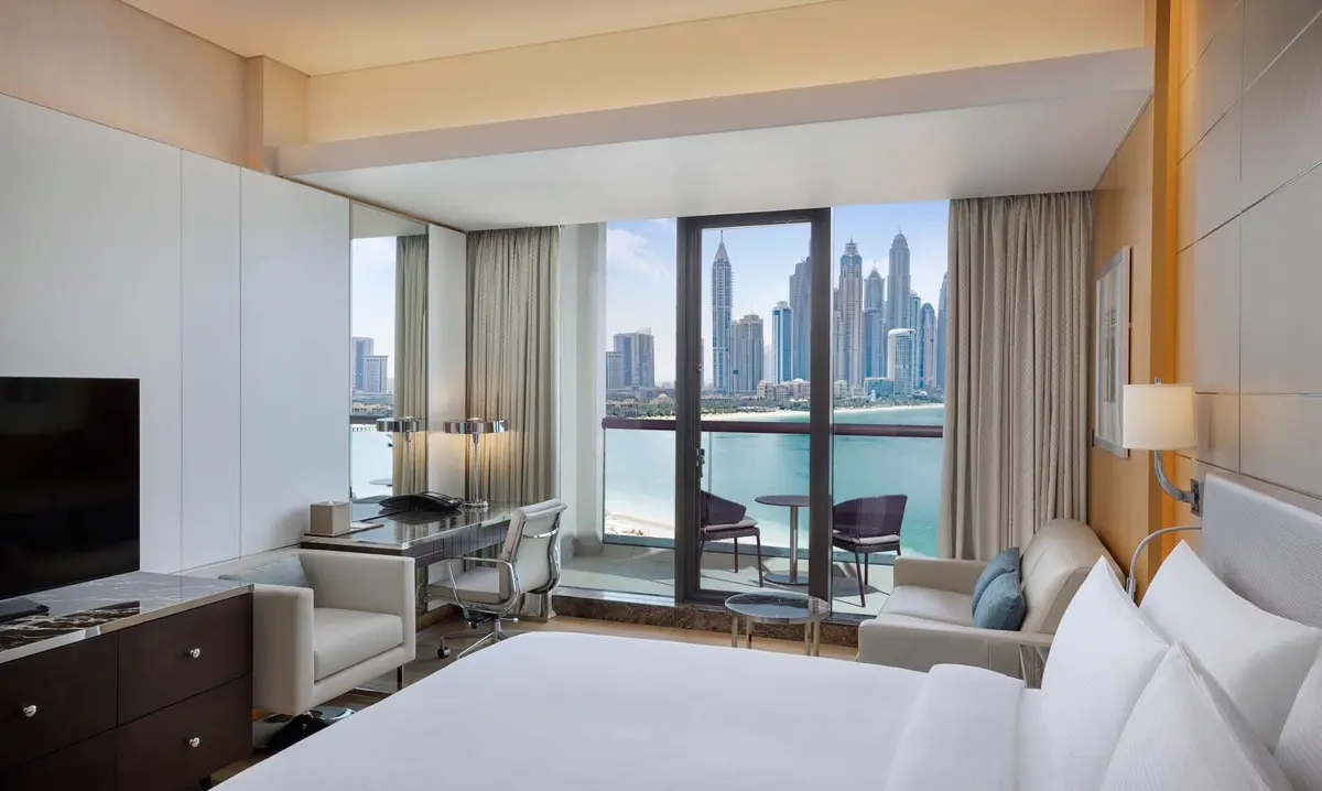 King Premium Sea View Room with Balcony