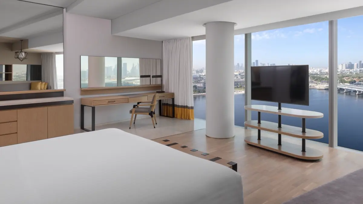 M Club King Room