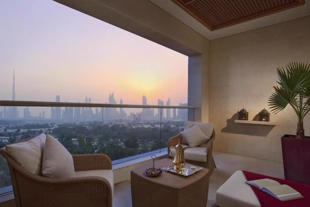 Raffles Club Dubai Skyline King